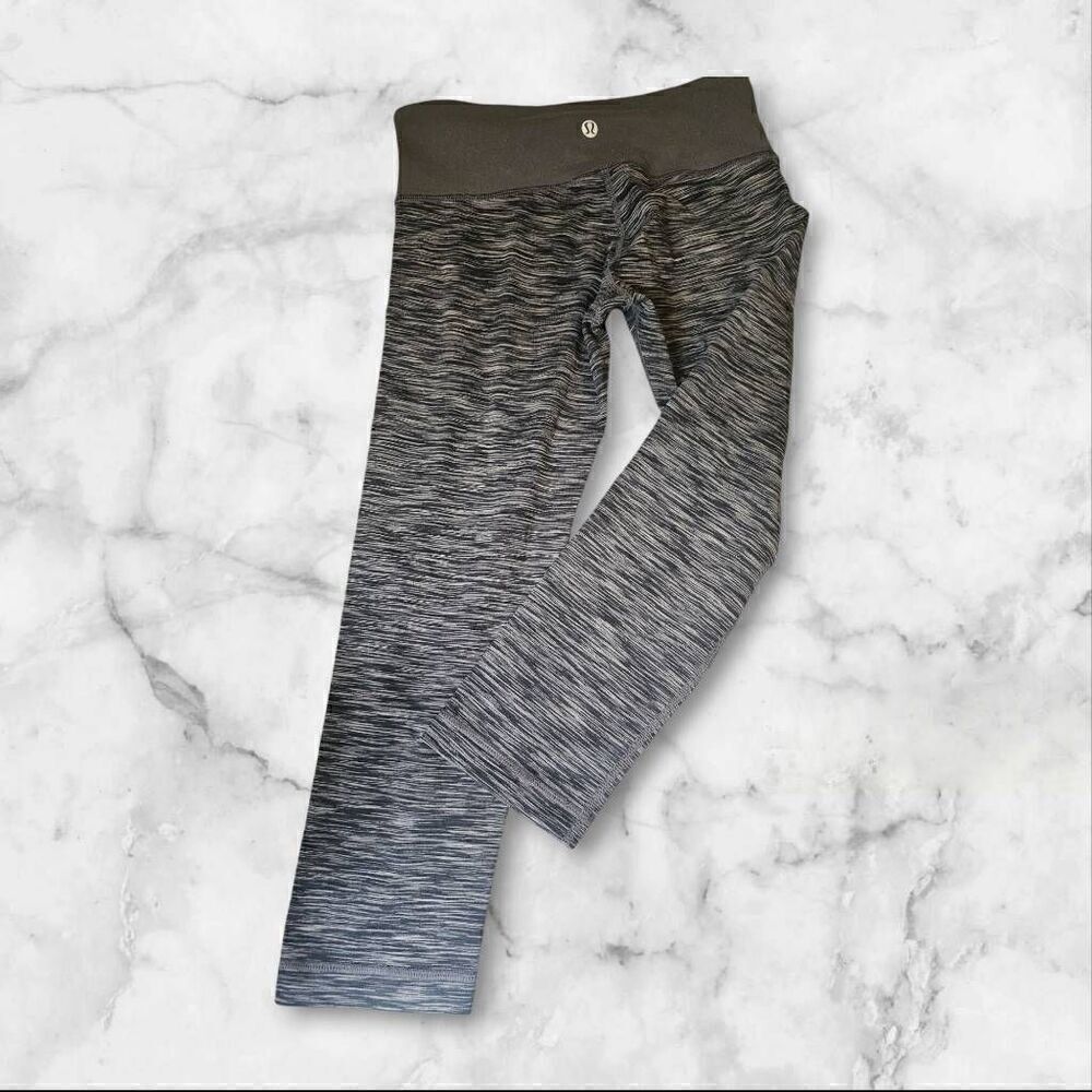 Lululemon Size 4 - Picture 2 of 2